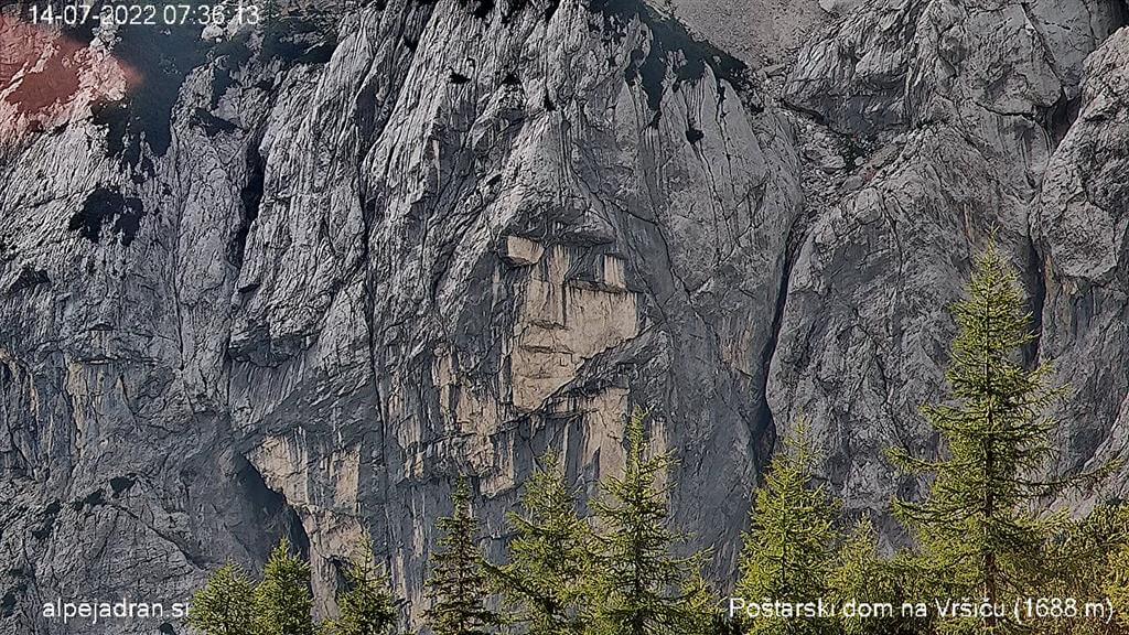 Poštarski dom na Vršiču (1688 m)