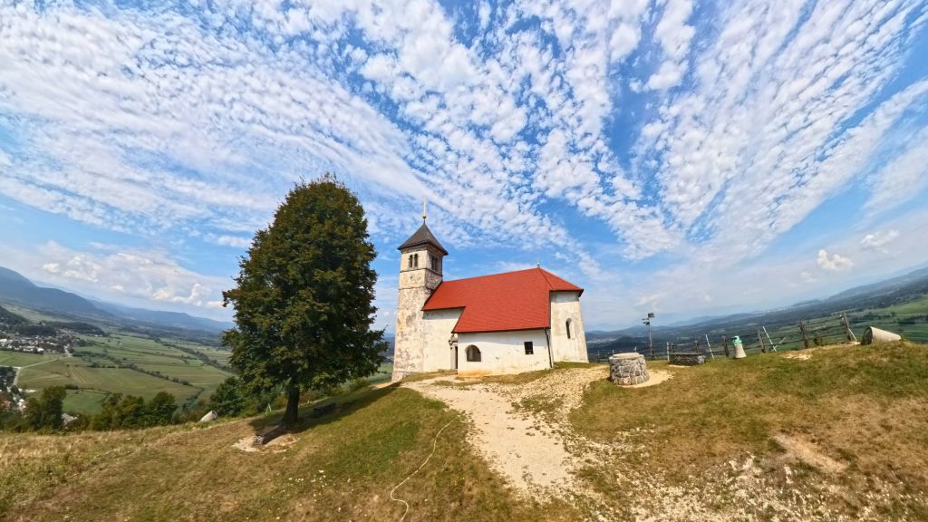 Sveta Ana nad Podpečjo (484 m)